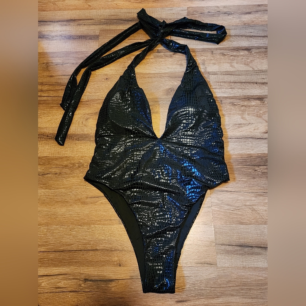 One piece suit